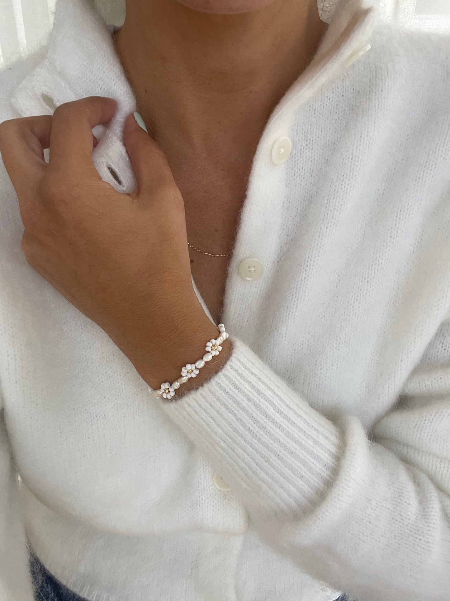 Flora Daisy Pearl Beaded Bracelet